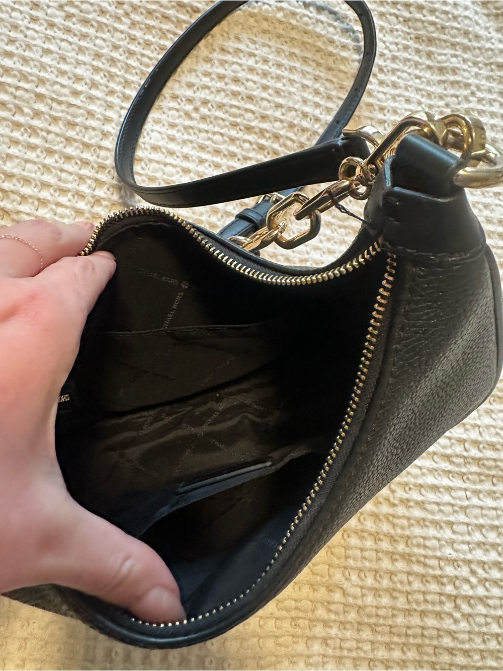 Michael Kors Large Black Pebbled Leather Shoulder Bag with Gold Chain Accent - Picture 8 of 9